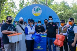 Gubernur Turun Berikan Bantuan Korban Kebakaran di Lombok Utara, Puluhan Rumah Hangus Terbakar