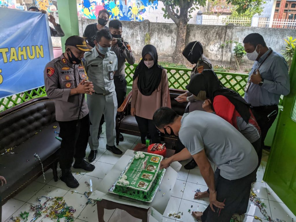 HUT TNI Ke 75, Kapolres Sumbawa Grebek Kediaman Dandim 1607 Sumbawa