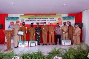 Polres Sumbawa Serahkan Hadiah Lomba Kampung Sehat Tingkat Kabupaten, Kelurahan Samapuin Raih Juara I