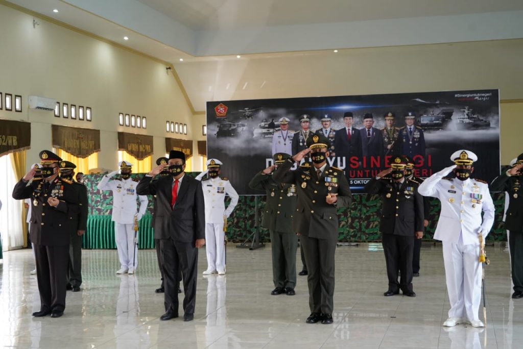 Danrem 162/WB : Jadikan Moment HUT Ke-75 TNI Sebagai Ajang Evaluasi Dan Introspeksi Diri.