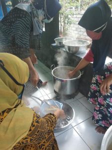 Sukseskan kampung Sehat, Desa Sekotong Tengah Berdayakan PPK Dalam Mengolah Minuman Herbal Serbat di Desanya