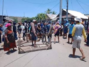 Karena Isu Yang Tidak Benar, Ratusan Warga Dua Desa di Bima Bentrok, Satu Orang Meninggal
