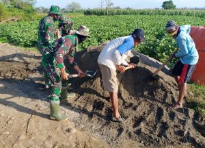 Satgas TMMD 109 Kodim 1607/Sumbawa Tak Kenal Lelah Tuntaskan Pembangunan Saluran Irigasi.