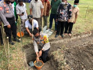 Kapolres Sumbawa Bersama Pimpinan Muhammadiyah NTB Lakukan Peletakan Batu Pertama Masjid Polsek Alas Barat