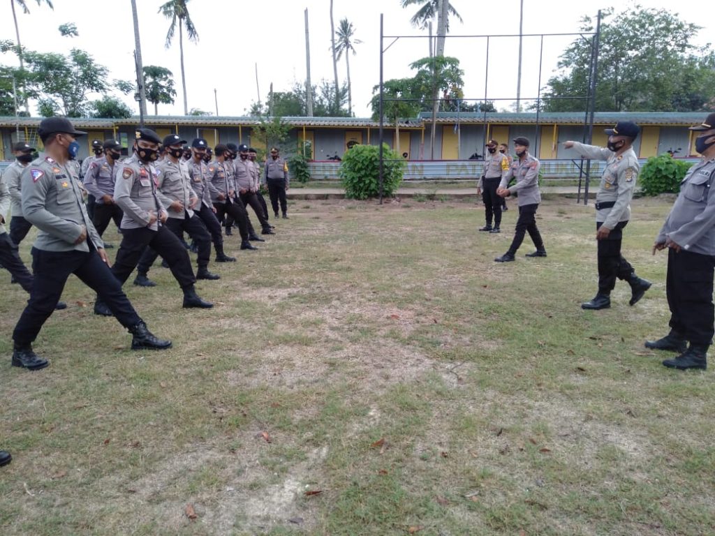 Simulasi Pengamanan Dalmas, Personel Polres Sumbawa Barat Latihan Amankan Unjuk Rasa