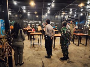 Gabungan TNI/Polri Bersama Satpol PP Gelar Patroli Rutin Pencegahan Dan Penindakan Covid-19