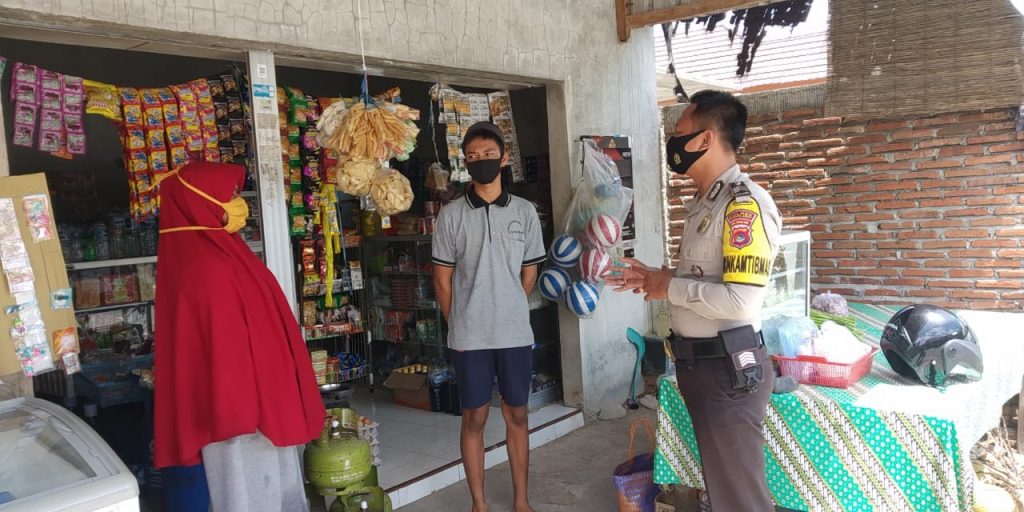 Himbau Protokol Kesehatan, Bhabinkamtibmas Kelurahan Menala Sasar UKM