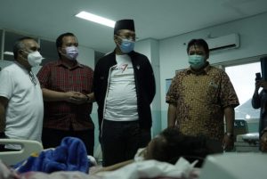 Aisyah, Anak Yatim Piatu Pengidap Tumor Dijenguk Gubernur