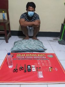 Sembunyikan 9 Poket Sabu Dalam Bantal, Pria di Dompu Diringkus Polisi di Rumahnya