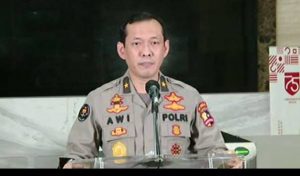 Mabes Polri mengimbau pendukung Pemimpin FPI Habib Rizieq Shihab untuk tertib jika ingin melakukan penjemputan.