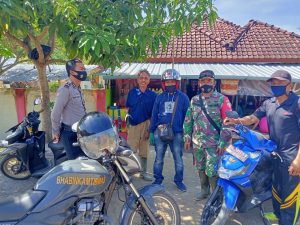 Sambangi Warga, Bhabinkamtibmas Desa Seloto Semangati Petani, Kapolres Apresiasi