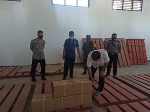 Kapolres Pimpin Personel Amankan Unloading Surat Suara ke Gudang Logistik KPU