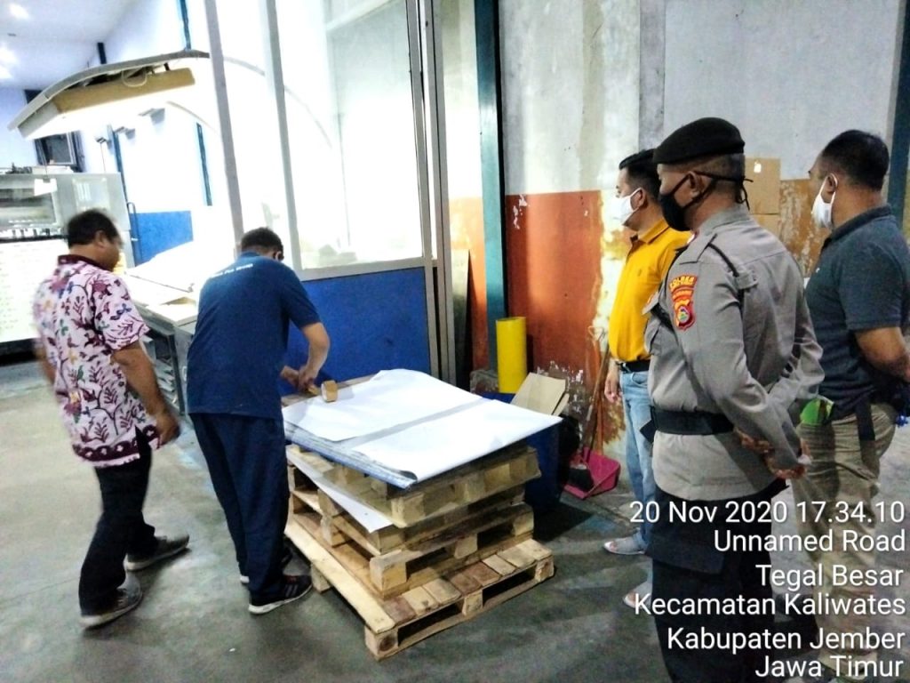 Polres Lombok Tengah Kawal Surat Suara Dari Tempat Percetakan Sampai Gudang Logistik