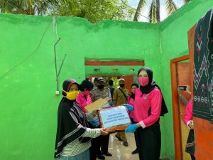 Pengurus Bhayangkari Cabang Dompu berikan tali asih untuk warga terdampak bencana