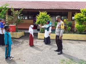 Perangi Covid19, Bhabinkamtibmas Lanci jaya gencar lakukan Penegakan Prokes Covid19