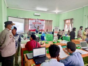 Polres KLU Perketat Penjagaan Perhitungan Surat Suara Oleh PPK.