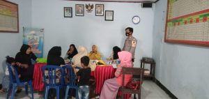 Bhabinkamtibmas Desa Bara, Sasar Ibu PKK untuk galakkan Kepatuhan terhadap Prokes Covid19