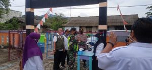 Kapolsek Sekongkang Pastikan Proses Belajar Tatap Muka Harus Sesuai Protokol Kesehatan
