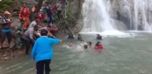 Tenggelam Saat Liburan di Air Terjun, Gadis 18 Tahun di Sumbawa Barat Ditemukan Tidak Bernyawa Setelah berjam-jam Mencari