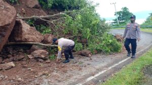 Hati-hati Tanah longsor di Nanga Tumpu Dompu terjadi lagi