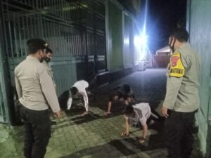 Ngumpul Tidak Patuhi Prokes Sejumlah Pemuda di Menala Diberi Sanksi Tegas