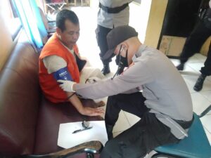 Jaga Kondisi Kesehatan Personil, Urkes Polres Sumbawa Lakukan Pemeriksaan Kesehatan