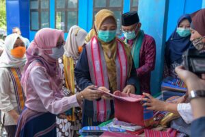 Umi Rohmi : Produk Pringgasela Harus Mendunia