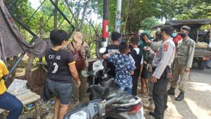 Wujudkan Kamtibmas Polres Sumbawa Bersama Sat Pol PP Patroli dan Cegah Penyebaran Covid-19