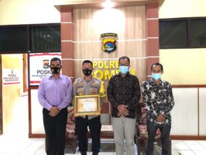 Hebat, Kapolres Dompu Terima Penghargaan Atas Sukses amankan Pilkada 2020