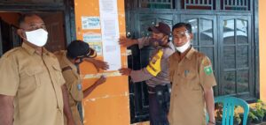 Bhabinkamtibmas Desa Usar Sosialisasikan Surat Edaran Pembatasan Kegiatan Masyarakat