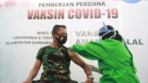 Mendapat Kesempatan Vaksin Pertama, Kasdim 1628/KSB : Protokol Kesehatan Tidak Boleh Kendor