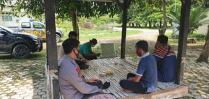 Sat Sabhara Polres Sumbawa Barat Lakukan Sosialisasi Vaksin