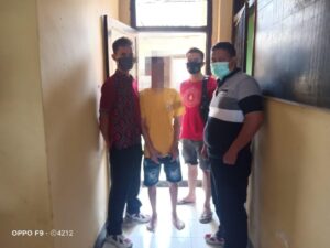 Istirahat di Mushola SPBU, Handphone Dua Remaja Raib, Polisi Ungkap Pelaku Melalui CCTV