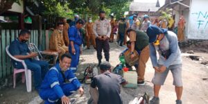 Cegah DBD, Polsek Woja Bersama Nakes PKM Dompu Barat Gelar Kegiatan Fogging