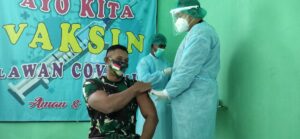Satgas Pengaman Perbatasan RI – Timur Leste Sektor Timur Ikut Vaksinasi Covid-19
