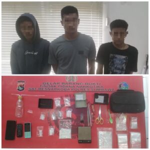 Polisi Bekuk 3 Terduga Pelaku Narkoba di Plampang, Puluhan Poket Sabu Ditemuka Dalam Kamar
