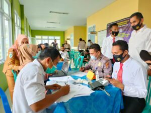 100 Orang Personil Polres Dompu Divaksin Tahap I