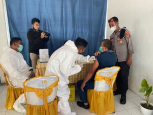 Batalyon Vaksinator Sumbawa Barat Vaksin Petugas Pelayaran