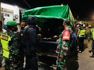 Bawa Parang di Pelabuhan Poto Tano, Tiga Warga Diamankan