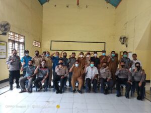 Sukseskan Kampung Sehat, Sat Binmas Polres Sumbawa Laksanakan Sambang Dan Penyuluhan