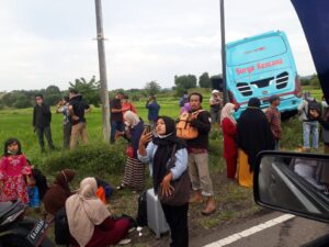 Bus Surya Kencana, Truk dan Mobil Tangki Terlibat Tabrakan Beruntun di Sumbawa