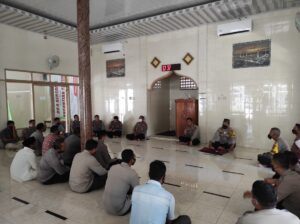 Tingkatkan Iman dan Takwa, Kabag Binkar Polda NTB Beri Tausiah Anggota Polres Sumbawa Barat