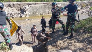 Cegah Tindakan Ilegal, Kipur I Satgas Pamtas yonif 742/SWY dan PLBN Mota’ain Gelar Patroli Bersama