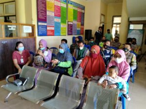 Babinsa dan Bhabinkamtibmas Sekecamatan Poto Tano, Rakor Vaksinasi bagi Lansia