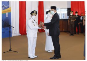 Lantik Bupati dan Wakil Bupati Sumbawa, Gubernur NTB Minta Tetap Fokus Pada Penanganan Pandemi