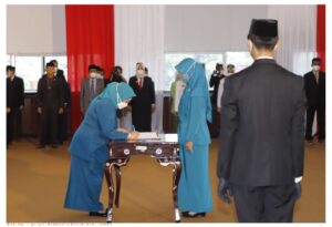 Lantik Ketua TP. PKK Kabupaten Sumbawa, Bunda Niken Pesan Agar Sukseskan Program Pemerintah