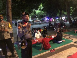 Anggota Gabungan Patroli di Sejumlah Titik Keramaian di Sumbawa