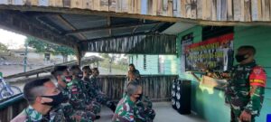 Pabintal dan Pakum Satgas Yonif 742/SWY Berikan Bintal Juang dan Luhkum