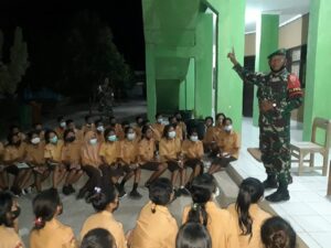 Satgas Pamtas RI-RDTL Sektor Timur Membantu Mengajar di Wilayah Perbatasan