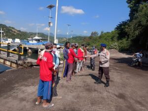 Sinergitas TNI-POLRI di Sumbawa Konsisten Cipkon Kamtibmas Dan Cegah Covid-19